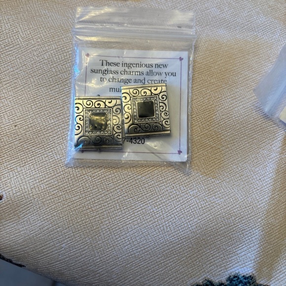 Brighton sunglasses charms set of 3 pr. - Picture 4 of 5